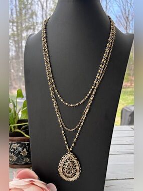 Lucky Brand Teardrop Pendant W/ Hearts Gold Tone 3 strand layered Vintage Retro
